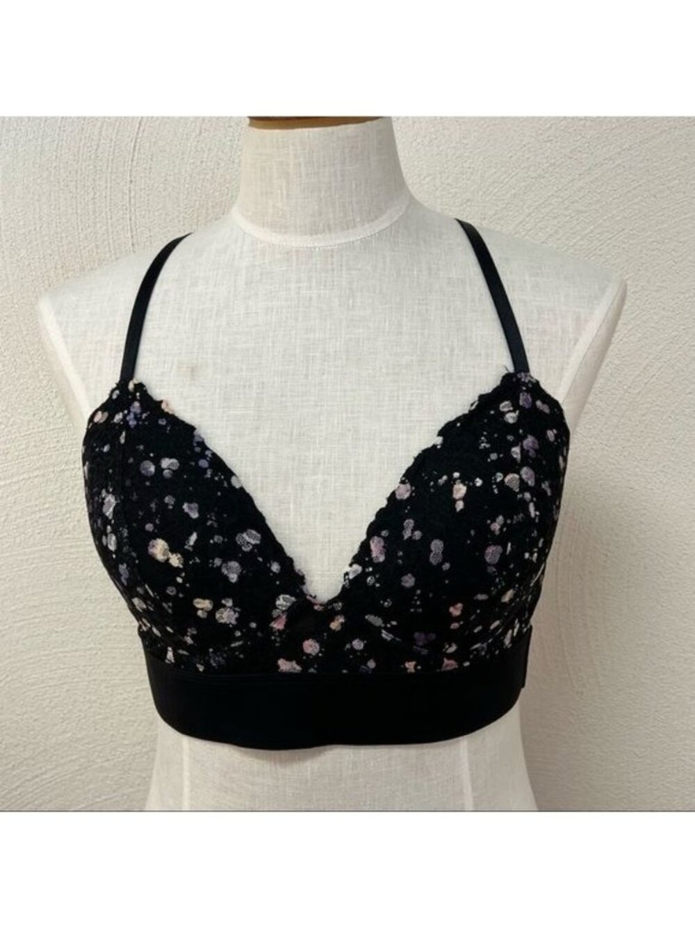 Victoria’s Secret Lightly Lined Black Floral Print Bralette Size Large